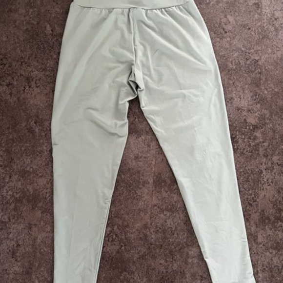 Yogasmoga - yoga pants (light green) Size Medium - Picture 2 of 2